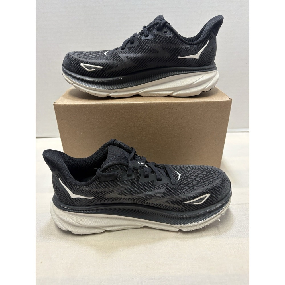 Hoka One Clifton 9 Womens Running Shoe Size 6D WIDE 1132211 BWHT Black/White - Picture 2 of 9